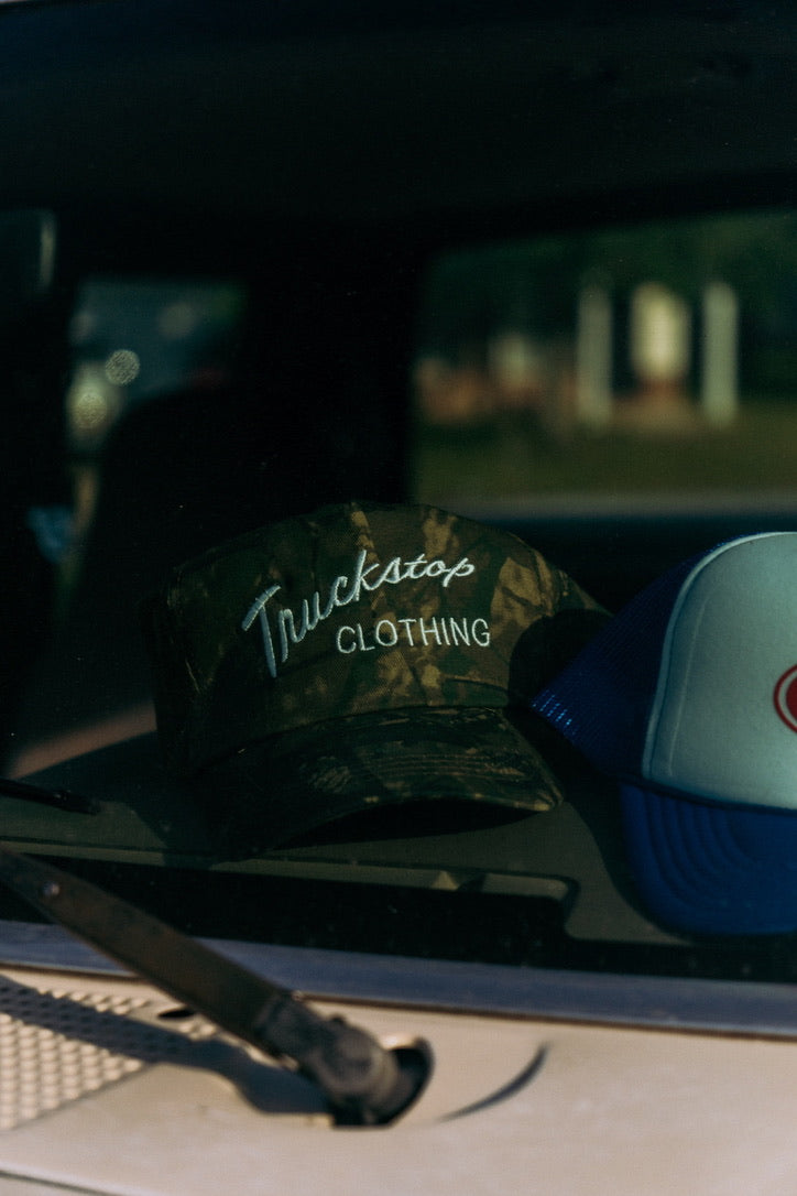 EMBROIDERED TRUCKER - CAMO